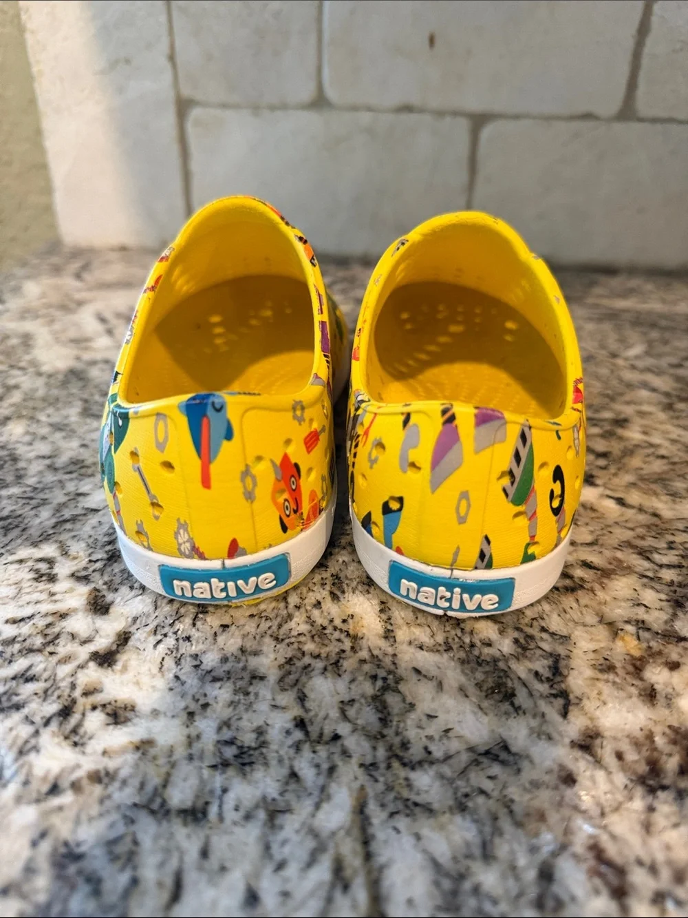 Native Jefferson Sugarlite Crayon Yellow/White/Victoria Robuddies C9